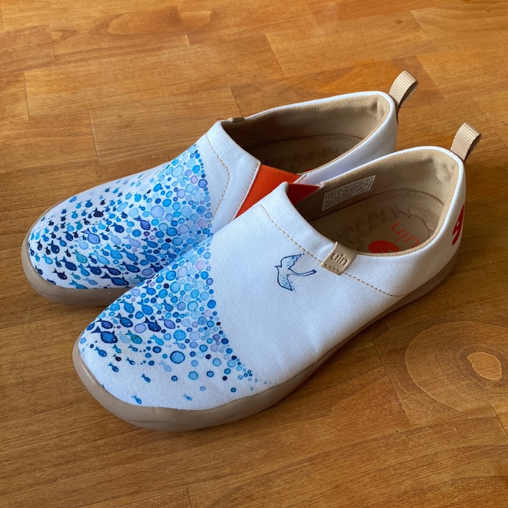 UIN Canvas "Pacific Time" Fish Theme Slip On Shoes Size 7.5